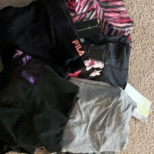 Bundle of 5 XL used and new leggings full length and cropped